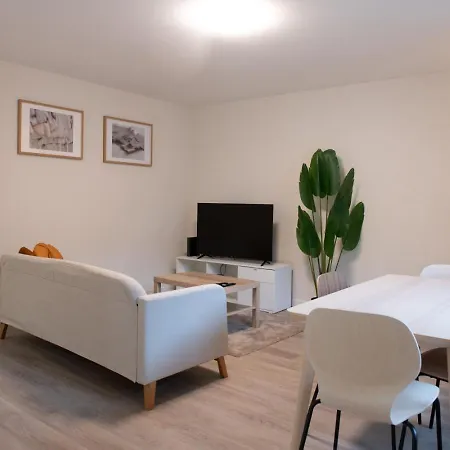 Pure Living In Oerlikon Zurigo