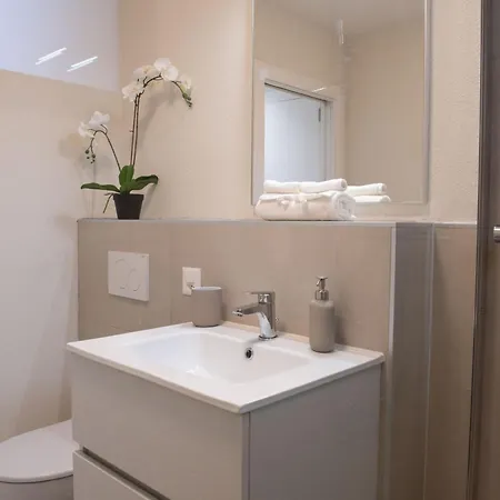 Pure Living In Oerlikon Apartamento